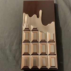 I Heart Revolution eyeshadow palette